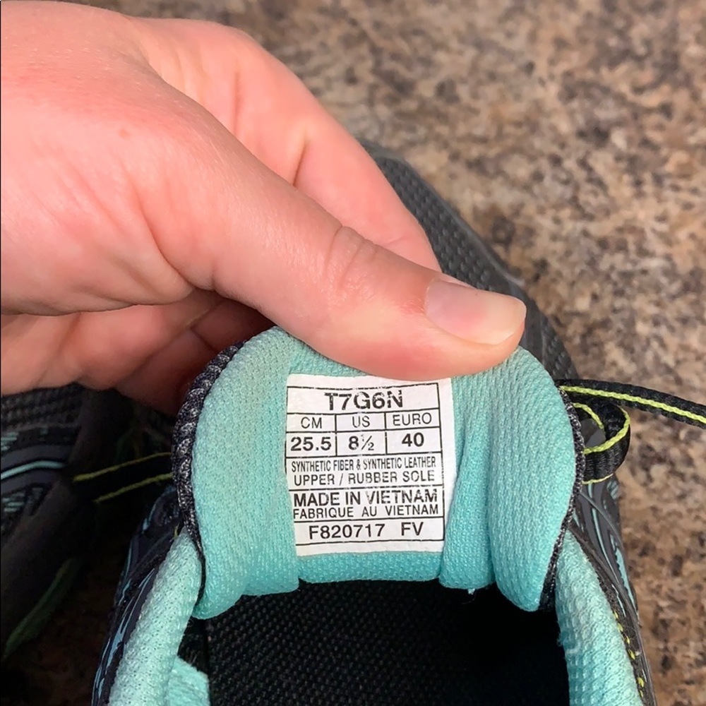 ASICS - Picture 4 of 5